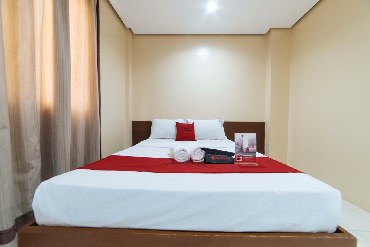 เรดดอร์ซ เนียร์ โอลองกาโป บัสเทอร์มินัล Hotel ภายนอก รูปภาพ
