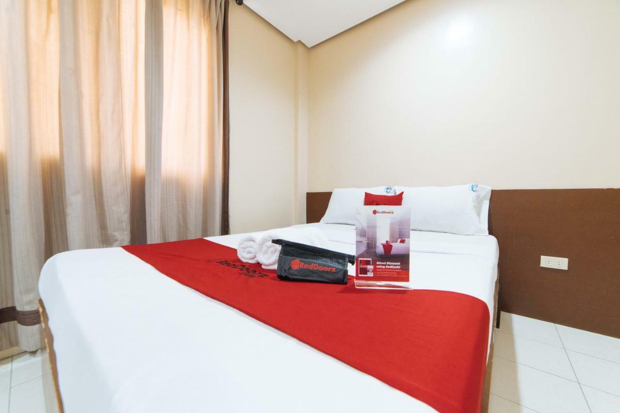 เรดดอร์ซ เนียร์ โอลองกาโป บัสเทอร์มินัล Hotel ภายนอก รูปภาพ