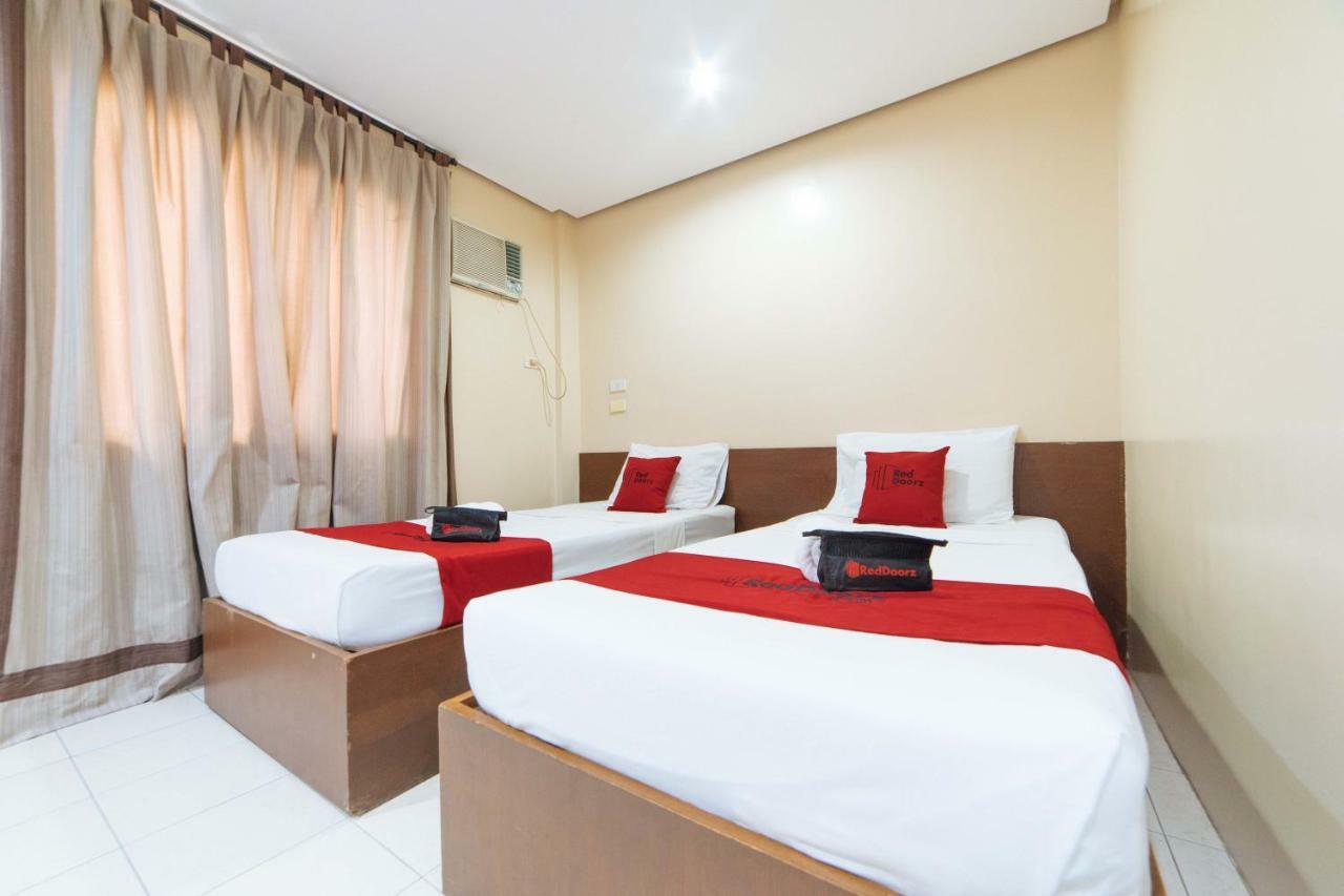เรดดอร์ซ เนียร์ โอลองกาโป บัสเทอร์มินัล Hotel ภายนอก รูปภาพ