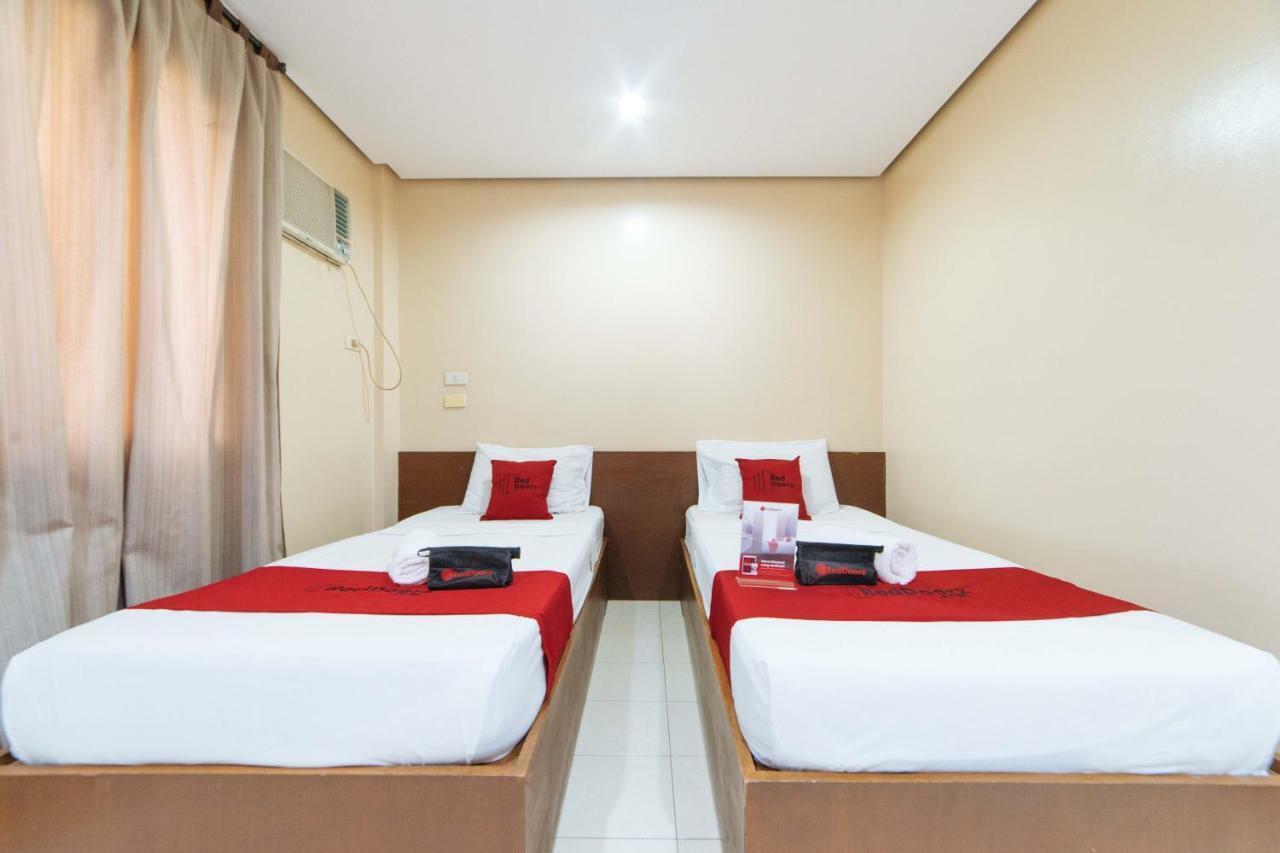 เรดดอร์ซ เนียร์ โอลองกาโป บัสเทอร์มินัล Hotel ภายนอก รูปภาพ